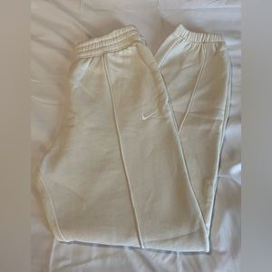 Nike Woman’s Jogging Pants
